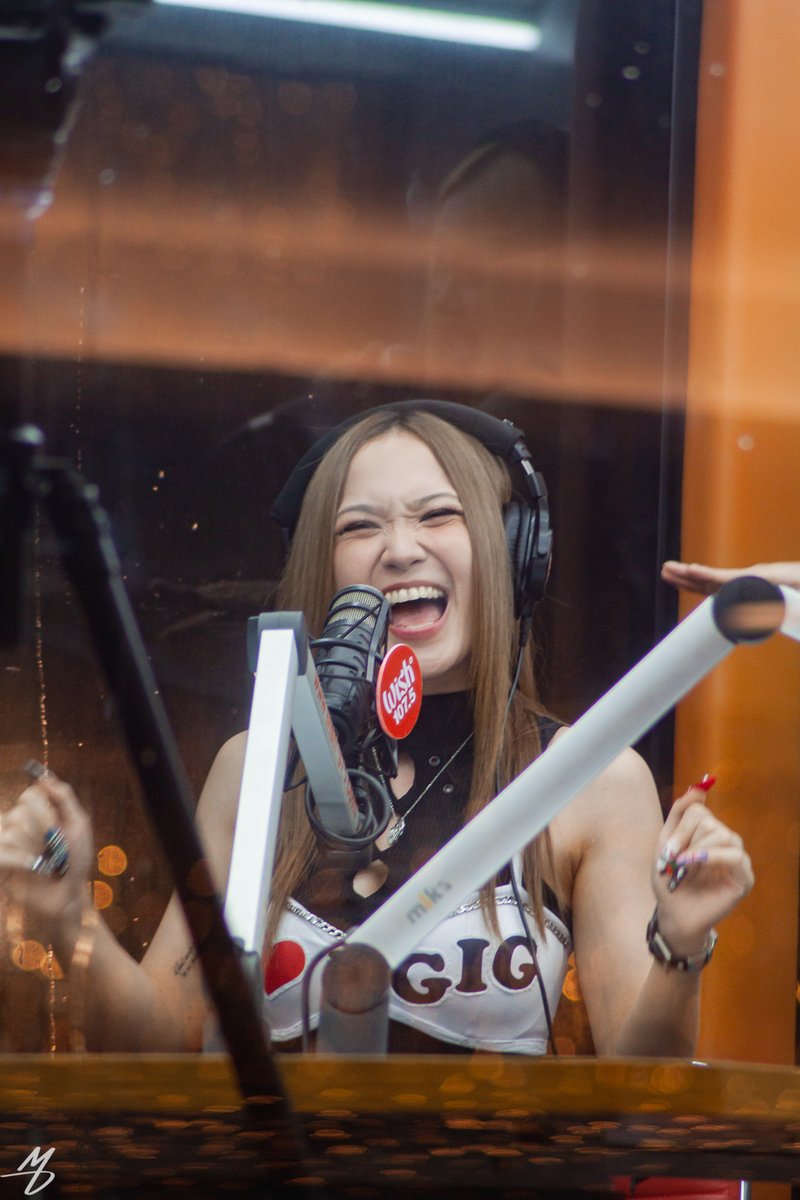 ItsEmmeyyyy's tweet image. 111725 | | YGIG Wish Bus

📸YGIG Jewel
📍Estancia, Capitol Commons  

#YGIGWishBusComeback 
#YGIG #JEWEL @ygig_official 
@jool_looj