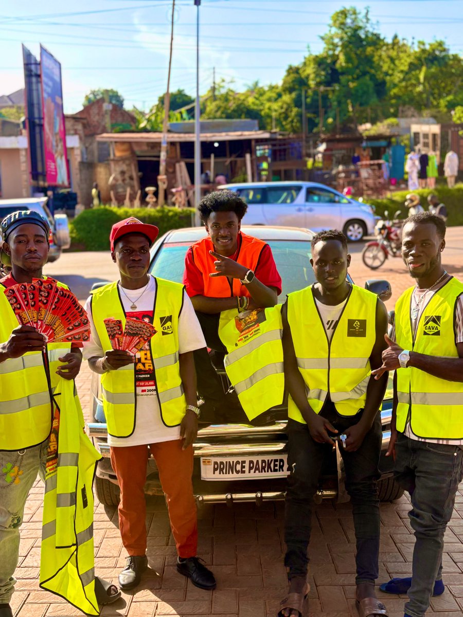 SwagGang256's tweet photo. SWAG GANG😎 Big Team @PrinceParkerUG #viral https://t.co/f3xcq4aPgf