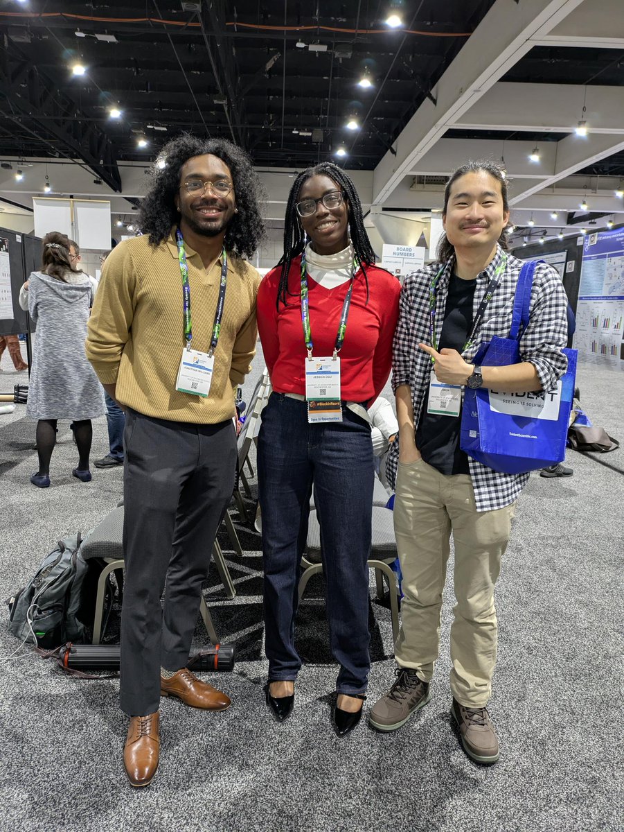 How are everybody's feet?👟

Another invigorating day at #SfN25 #URochesterResearch