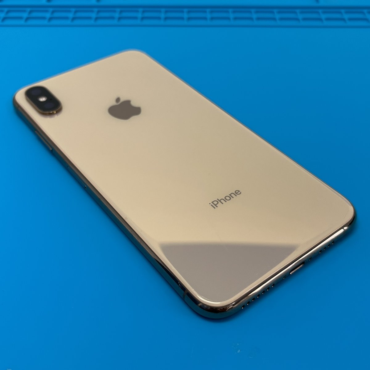 idock24aomori's tweet image. おはようございます☁
青森は昨日の晩には結構積もりましたね！
今日も寒いですが、あとは雪は降らなそうです。

本日も10時から営業開始です！
ご来店お待ちしております🙇‍♂️

#iPhone修理 #青森市 #iPhoneXSMax