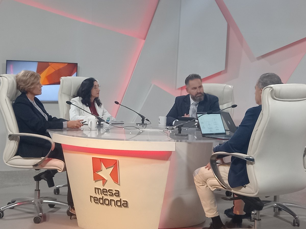 Sobre la ciberseguridad y su importancia en los diferentes sectores de la economía y la sociedad cubana actual, se dialoga hoy, 18 de noviembre, a las 7p en la <a href="/mesaredondacuba/">Mesa Redonda</a> . 
#CiberseguridadParaTodos 
#IndustriasCuba con la Automática y las TO