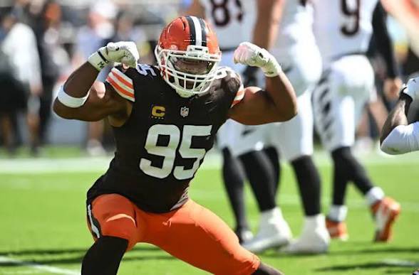 CLEsportsTalk's tweet photo. #Like or #Retweet this if Myles Garrett is the GOAT at defensive end 🔥🔥🔥 https://t.co/T3kjOz05xu