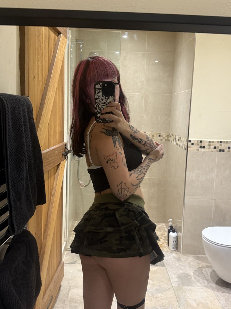 lucyyflutter's tweet image. what if i told you this was for you? 🤭