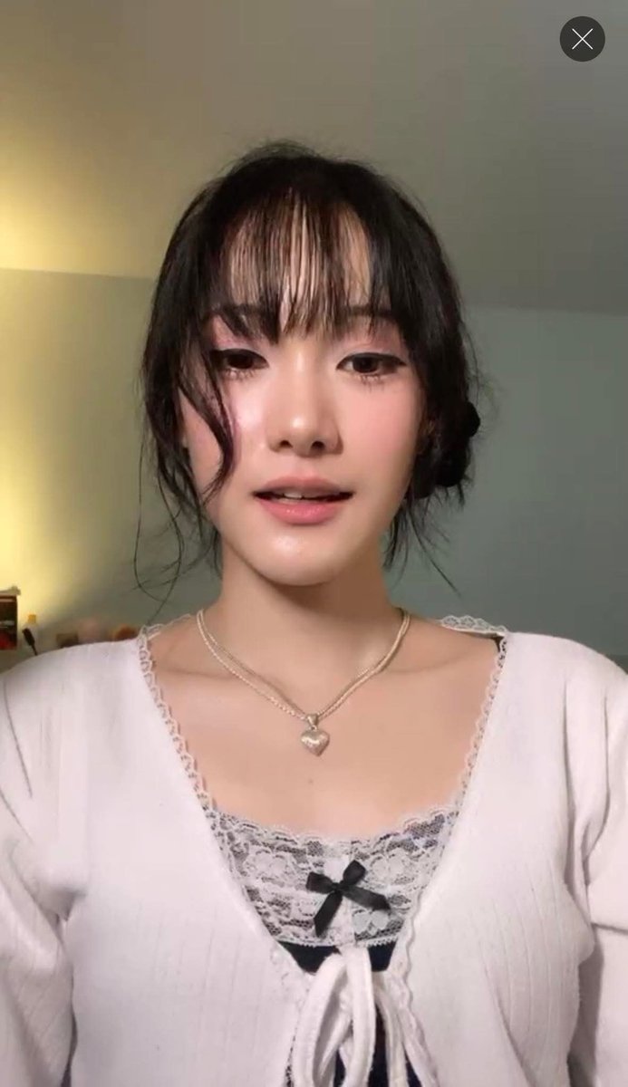 doobnk48tookwan's tweet image. ไม่ใช่เซ็นเตอร์เงา #CGM48 #PraeCGM48

-มีคนถามหนูเยอะมากว่าถ้าอยากดูหนูซิงเกิล 10 ควรยืนตรงไหน หนูขอบอกเลยนะว่าอยู่ตรงกลางเลยค่ะ ไม่ใช่หน้าสุดนะ เพราะหนูไม่ได้เป็นเซ็นเตอร์
-เซ็นเตอร์เงา? ไม่ใช่ๆ มันไม่มีอะไรแบบนั้นหรอก หนูไม่ใช่อะไรแบบนั้นหรอก ซิงฯ 10 ที่หมายถึงว่าทั้งงานเลยนะคะ