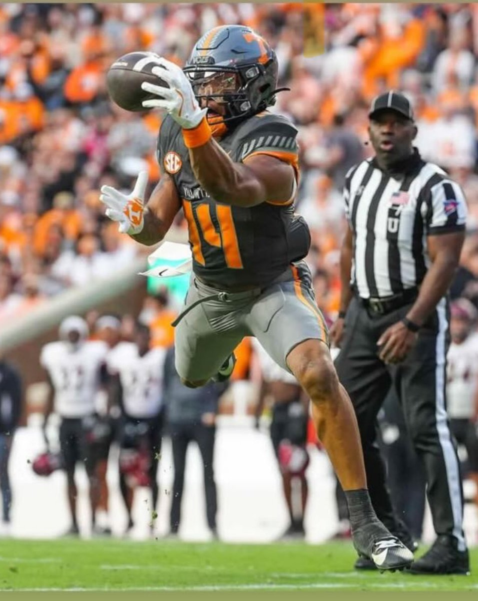 BrianStaley_12's tweet image. Freshman(RS) Tennessee 
Catches - Braylon Staley (57)
Rec Yds - Braylon Staley (761)* Rec TDs - Braylon Staley (6)*
