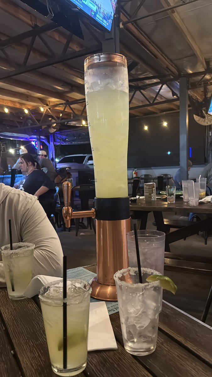 RustyShack9969's tweet image. Marg tower on taco Tuesday. Can’t beat it with a stick. #WANGHAF #LANK #margarita