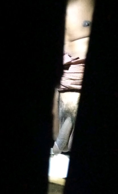 အဖေ့ရဲ့ မတောင်သေးတဲ့ ဒုတ်ကြီး🔥
အိမ်သာက အသားတံခါးဆိုတော့ ခိုးရိုက်ထားတာ🩵