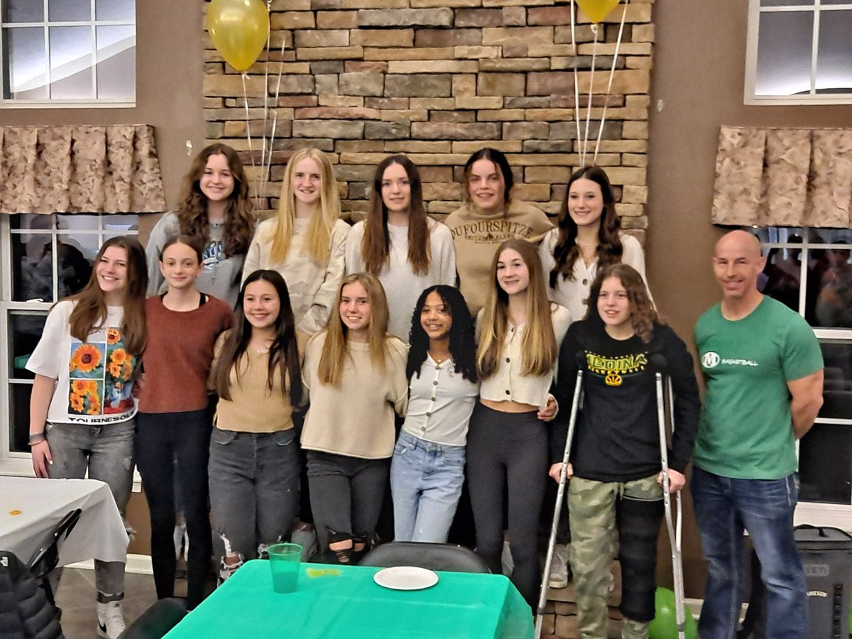 GirlsBuckeyeBB's tweet image. Excited to see my ‘old players’ play my new ones!!!❤️🦌🐝🏀