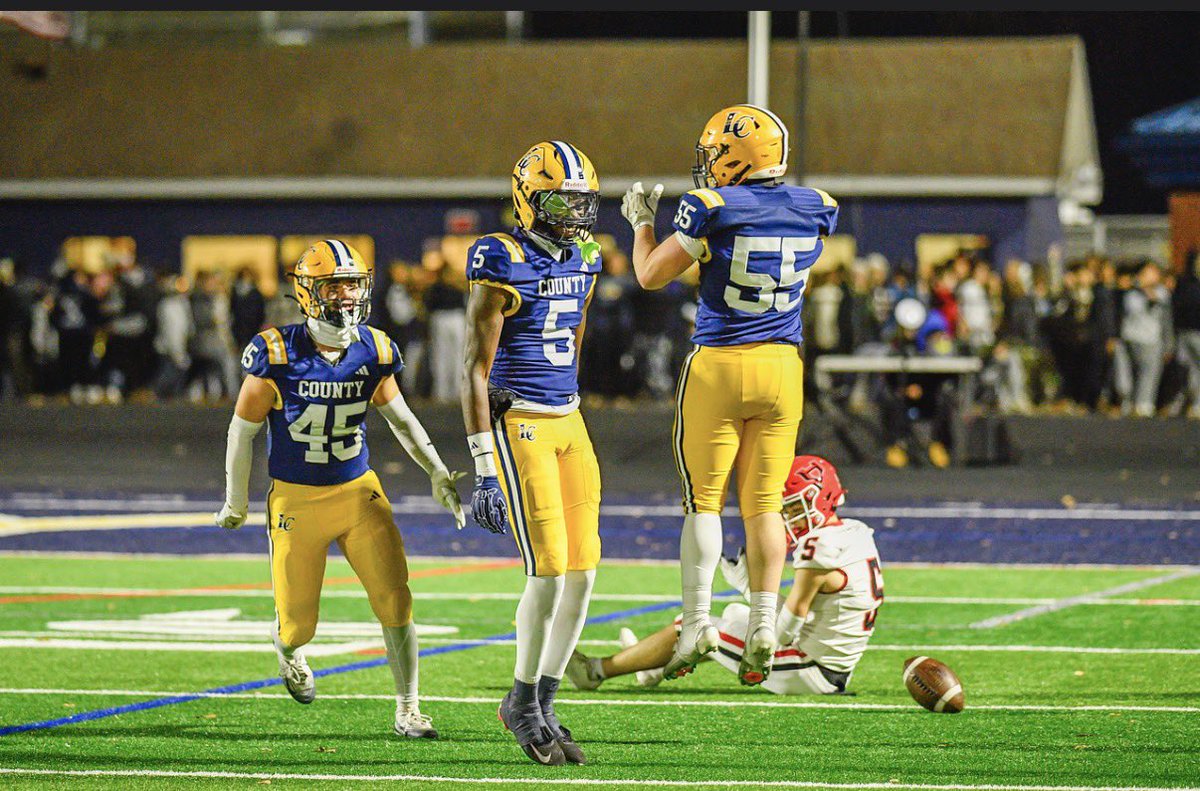 Blessed to be named First Team All Defensive Back!
<a href="/WillVapreps/">Will Vapreps Garlick</a> <a href="/PrepRedzoneVA/">Prep Redzone Virginia</a> <a href="/Mitch5003/">Michael Mitchell</a> <a href="/LoudounCountyFB/">Loudoun County Football</a>