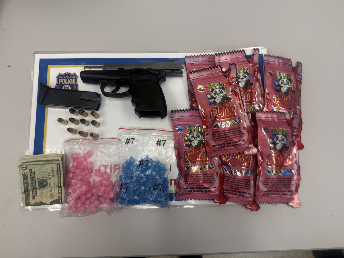 🚨 ARREST 🚨

Excellent Work Tonight By Our 16th District Tactical Officers. After A Physical Struggle, Individual In Custody. Firearm And Narcotics Recovered. 🚔
#PhillyPolice #16thDistrict #PPD #PhillyPD