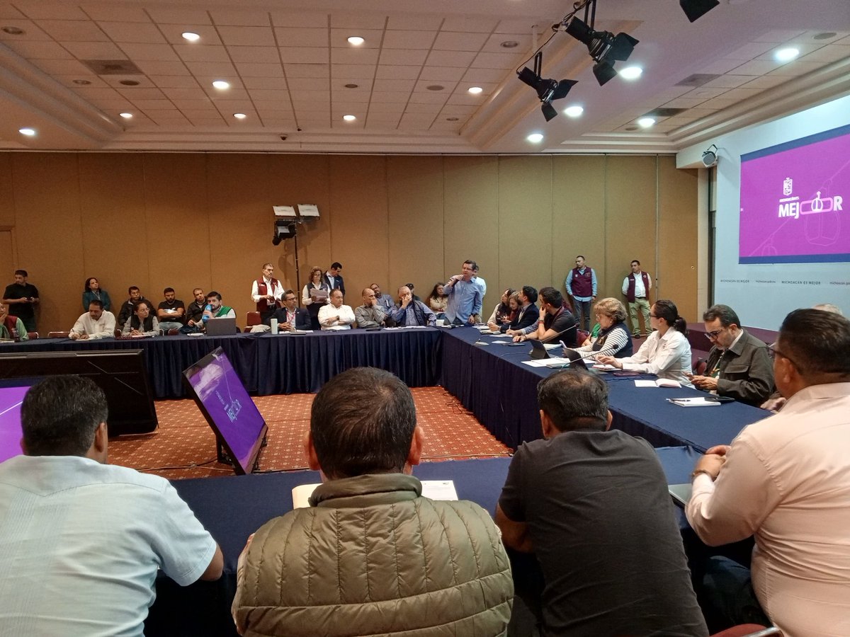 diegomatz's tweet photo. @cultura_mx presente en el arranque del #PlanMichoacán 
La experiencia nos ha hecho ver que la cultura ayuda a crear entornos de paz, y hacía allá vamos 

@ccurieldeicaza @VinculaCultura 
#PorLaPaz #MichoacánEsMejor https://t.co/NzIWrqmsMx