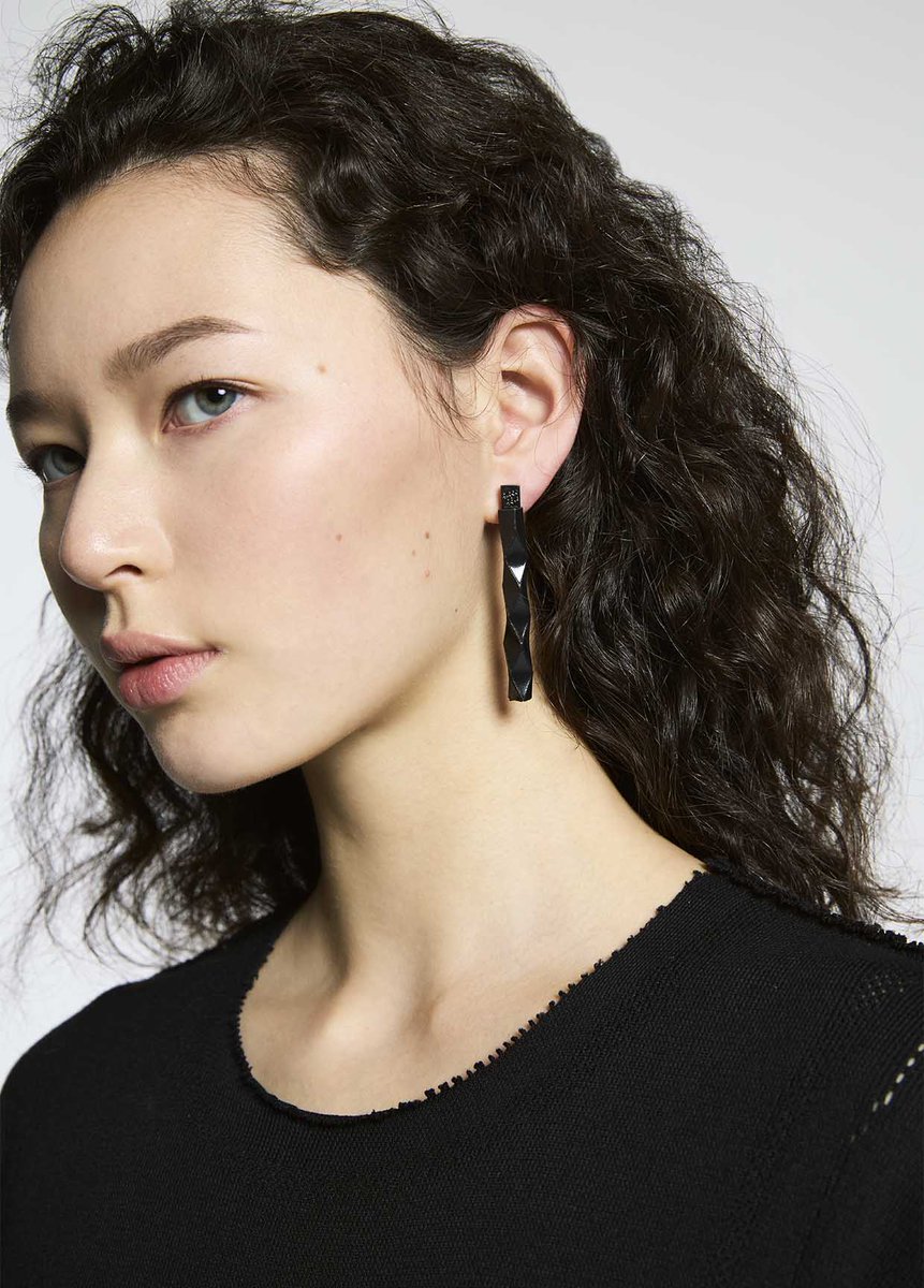 A Hot-Water-Activated Sheet That Transforms into 3D — A-POC ABLE ISSEY MIYAKE Announces New “TYPE-X Inkjet 4D Print Project”

isseymiyake.com/blogs/news/182…

Image：© ISSEY MIYAKE INC.