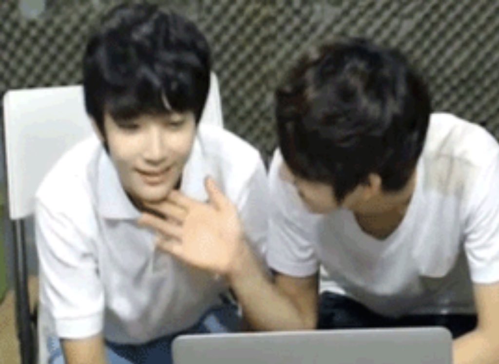 oxyjihan's tweet image. some things never change 🥹🩵🩷 IM IN THIS JIHAN SHT FOR LIFEEE!!😭😭