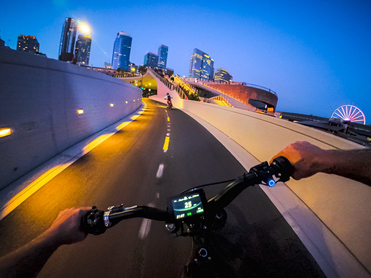 OpenRangeTyson's tweet image. E-Moto Ride Downtown Seattle
youtu.be/F0LbcfkejnM