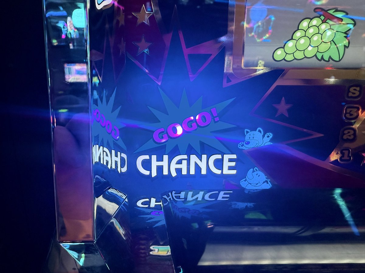 MADOGw2's tweet image. 今日から所用で２週間ほど鳥取へ。
鳥取県は9時開店なんですね。
電車まで小1時間ほどあったんで駅前のパチ屋でネオアイム。
時間潰しとは言え一応昨日の5っぽい台の据え置き狙い。
ガックン無し。初見店舗なので対策云々は知りませんw
10本目が入った所でやっとチェリー重複BIG。…