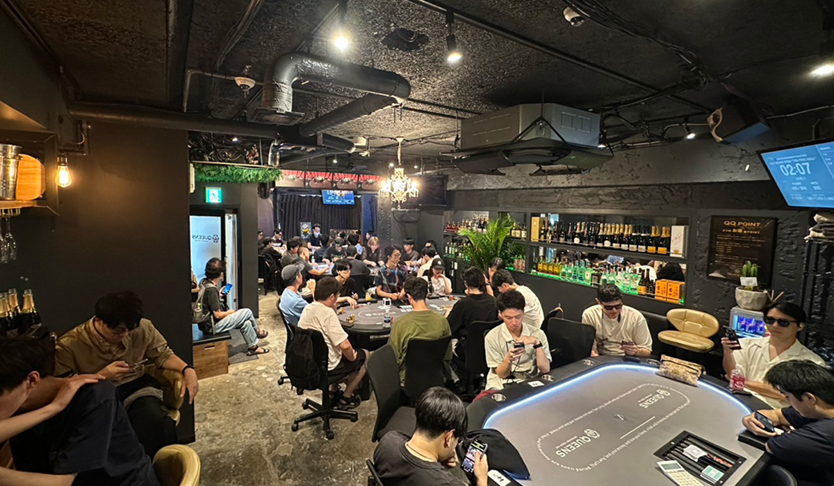 BAR_QUEENS_SU's tweet image. ディーラーの方が足りなくなってきました😅

渋谷にOPENして間もなく3ヵ月ですが、最近ではお客様の来店が増え、卓が伸ばせるのに伸ばせない状況が多々。12月からスタッフの待遇も渋谷NO.1になれるように改善しました👏👏

改善前の現状でも「マジで月収40万超える学生スタッフがいます」😳…