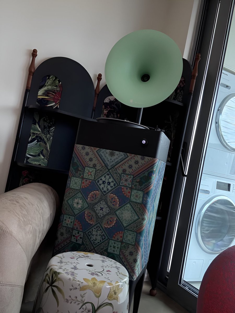 Fennessy_LP's tweet image. A piece that slips into your space naturally, enhancing the vibe without demanding attention. Effortlessly compatible, endlessly comforting. 🌿

#fennessy #cozyhome #interiorinspo #warmminimalism #homevibes #designessentials