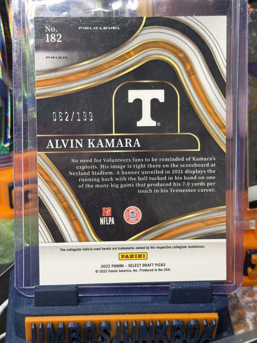 alvin kamara #/199 refractor in his tennessee threads 
for sale in 1 hour starting at $1 
10 sec sudden death tonight #whodat #whatnot 1 hour 

LONG stream tonight if we can keep it pushing