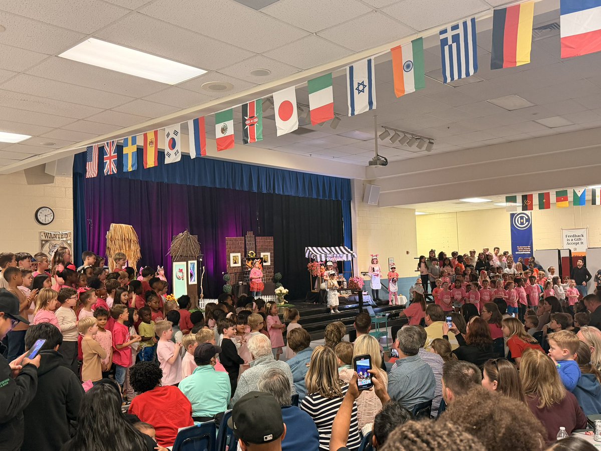 mrperk101's tweet image. Packed house tonight @CheathamHillES as our 1st grade Champions put on their Three Piggy Opera! Great job Mrs. Vehar and volunteers!!! 🐽🎭🎬

@fakfamily 
#LoveToLeadHere