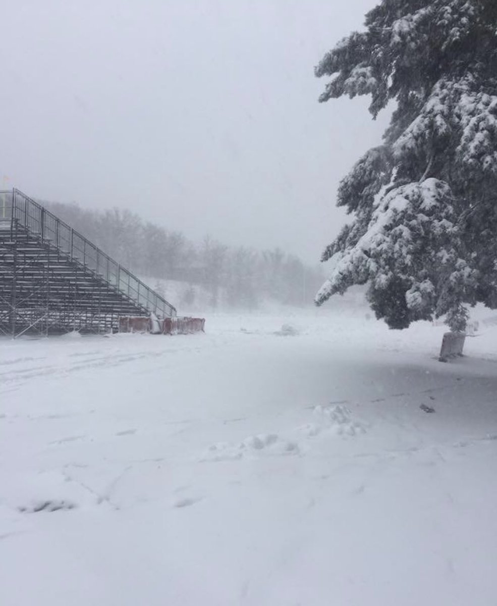 Remember that time 9 years ago when we were getting ready for the playoffs?
#SJUfootball
#d3fb