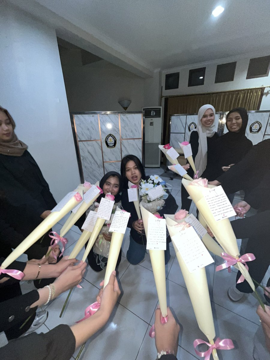 caca ☤ tweet media