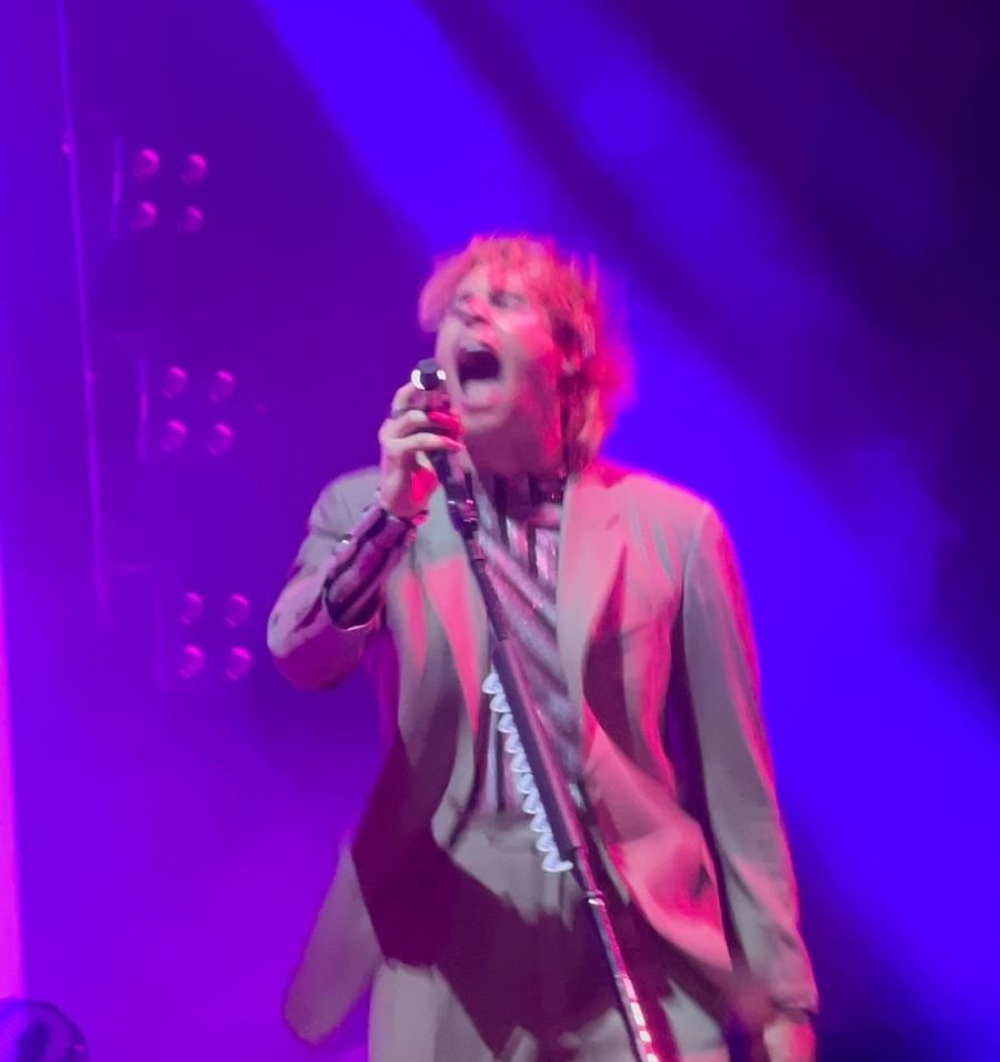 carouselive's tweet image. EVERY BED IS COLD WITHOUT YOUR BODY IN IT, EVERYWHERE I GO MY SKIN IS CRAWLING WHAT IF I CAN&apos;T CLOSE MY EYES WITHOUT YOU IN MY HEAD... I&apos;M SCARED I&apos;LL NEVER SLEEP AGAIN