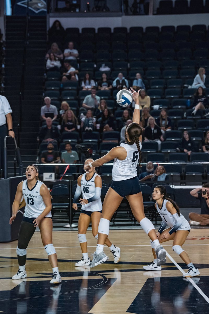 Off and running in St. Paul!

SET 1 | #ORUVB 11, Tommies 14