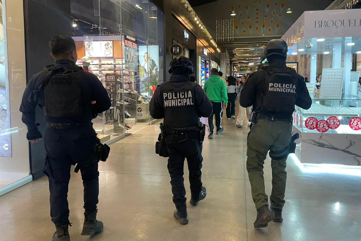 Saldo blanco durante el Buen Fin 2025 en San Pedro Cholula, gracias a las acciones preventivas y de vigilancia implementadas durante el operativo Buen Fin 2025 el Gobierno Municipal de San Pedro Cholula, encabezado por la presidenta Tonantzin Fernández Díaz, reportó saldo blanco.