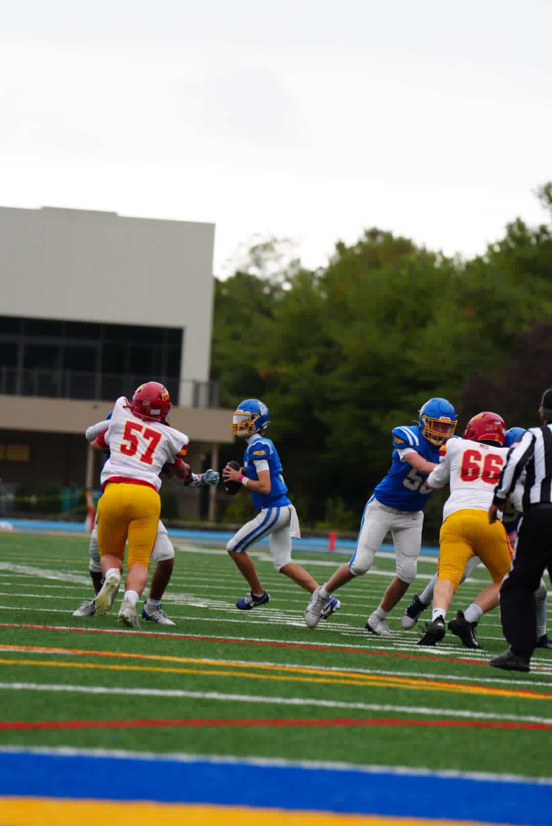 Sophomore Full Season Highlights
10 GAMES
2,176 TOTAL YARDS
1,681 PASSING YARDS
500 RUSHING YARDS
27 TOTAL TDS (7 RUSHING)
76% COMPLETION RATE
9 YARDS PER CARRY
hudl.com/v/2TDrht
<a href="/CoachMeisse/">Coach_Meisse</a> <a href="/KMHSFootball/">Kellenberg Firebird Football</a> <a href="/QBCoachBrady/">James Brady</a> @prepredzone <a href="/TomLoy247/">Tom Loy</a> <a href="/PRZVicCastillo/">VicCastilloPRZ</a>