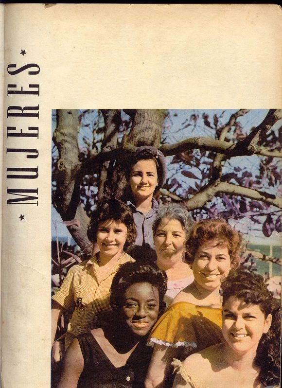 La Ira vez q una mujer humilde, y negra, iluminó con su sonrisa la portada d una revista 🇨🇺 fue el 15 d noviembre d 1961 en el primer número d Mujeres. Era la declaración d principios d un colectivo q nacionalizó la revista Vanidades y el american way of life q representaba”
#FMC