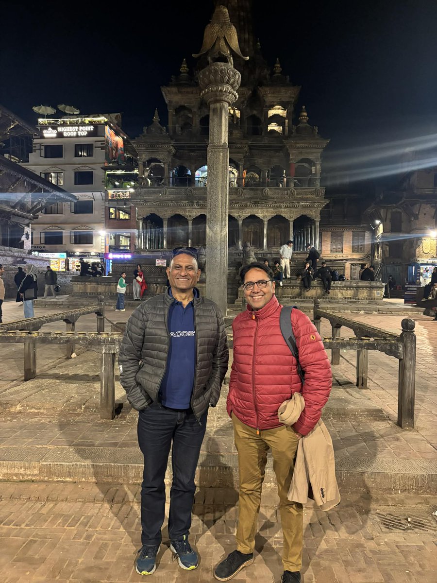 LAB स्कूलका प्रिय मित्र अखिलेश उपाध्यायले लेख्नुभएको, चाँडै Penguin Books बाट प्रकाशित हुन लागेको पुस्तकको विमोचन स्थल हेर्ने क्रममा पाटनको प्रदर्शनीहल अवलोकन गर्दै गर्दा खिचिएको चिनो।