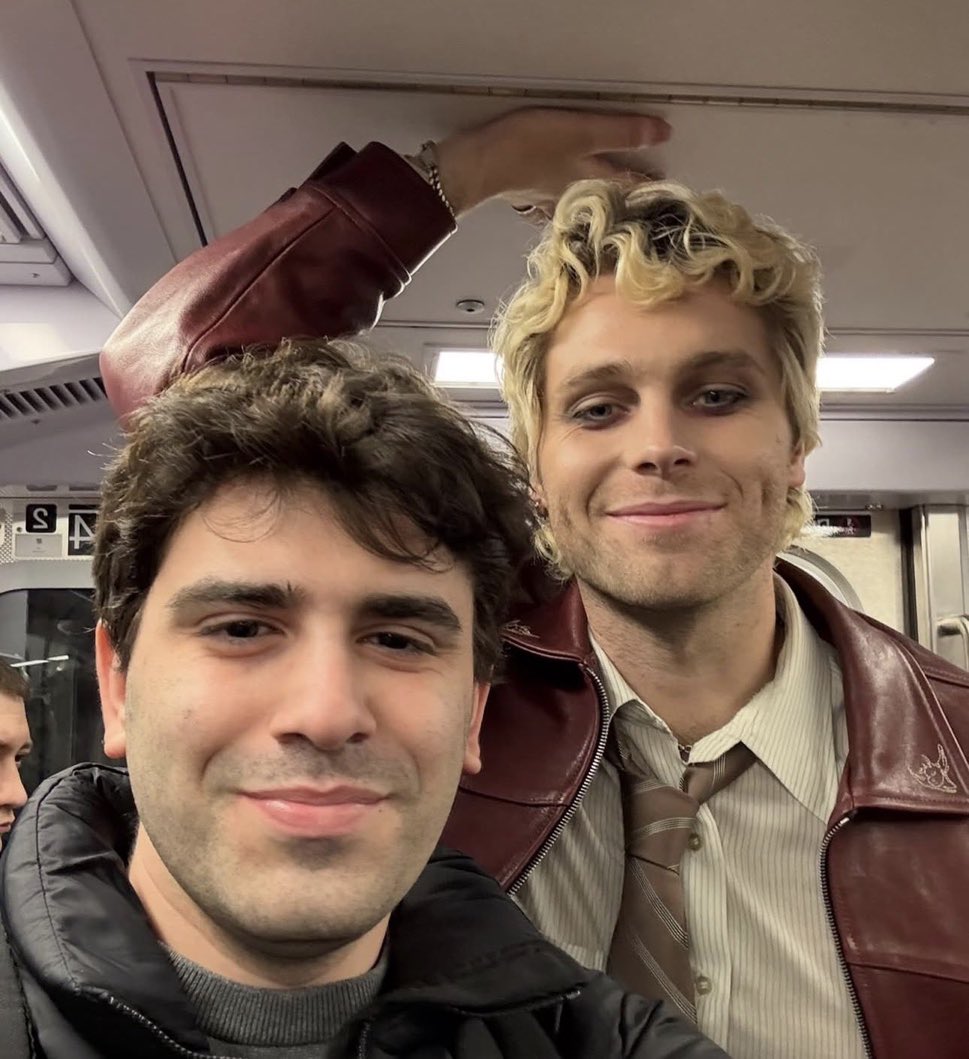 higherlftv's tweet image. what the hell was luke doing on the subway? 😭