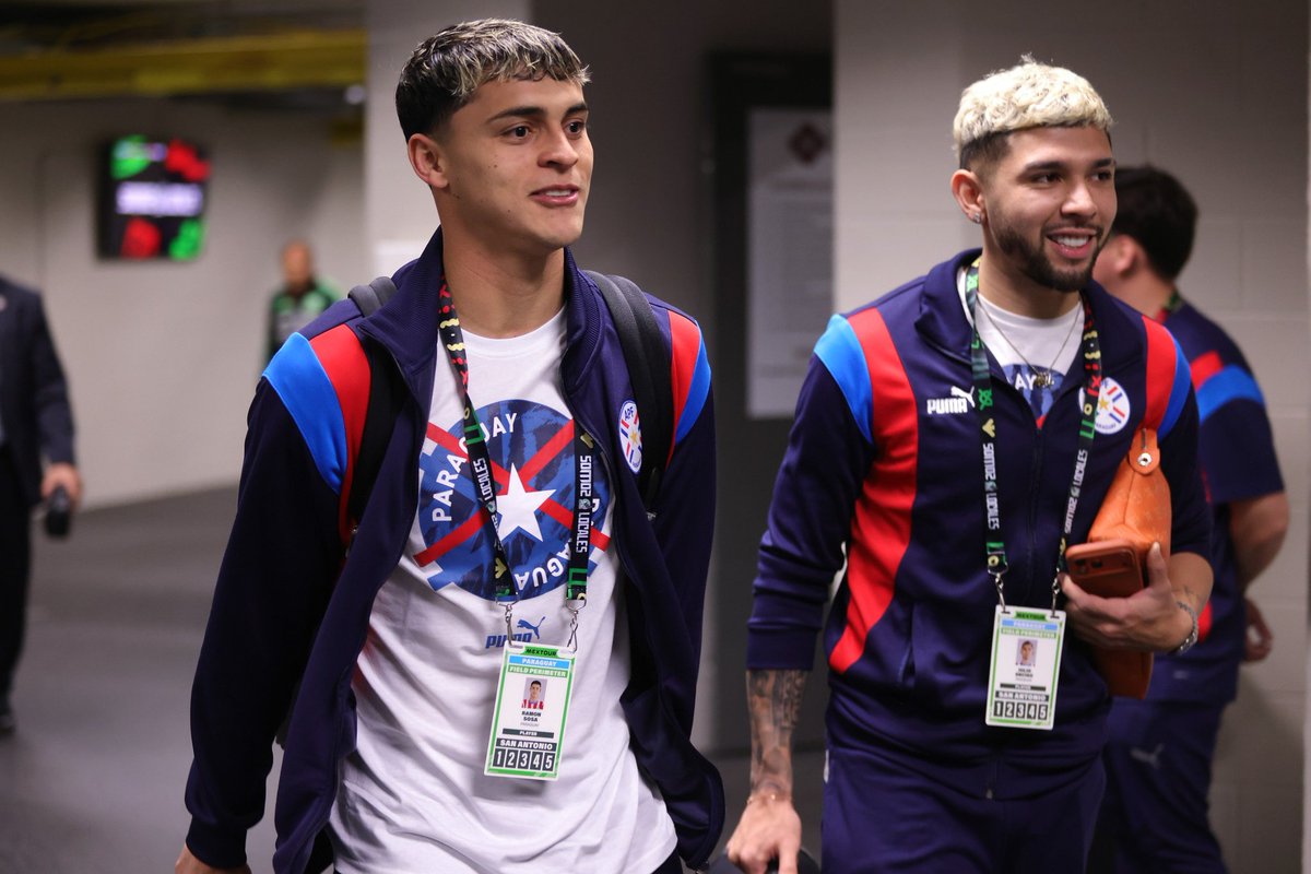 !!!!EMPIEZAAAA!!!!: Mexico🇲🇽 vs. Paraguay🇵🇾. #AmistosoFIFA 

Por Tigo Sports📺!.

🇵🇾Diego Gomez TITULAR.

🇵🇾Diego Leon SUPLENTE.

📊Mexico🇲🇽 lleva 5 partidos sin ganar.
📊Paraguay🇵🇾 lleva 3 partidos sin ganar.

©️Miguel Almiron🇵🇾 CAPITAN.