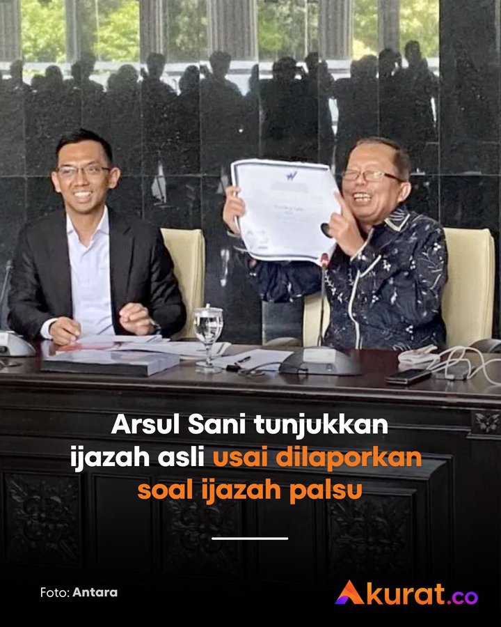 Karya_777's tweet photo. @Jumianto_RK Seperti inilah kewajibanmu @jokowi , bukan mbulet ae. Kalo sudah ditunjukkan masih tidak percaya, biar universitas yg bicara, jika masih ngeyel gak percaya, hukumlah yang berjalan. Ente malah bikin reuni2 gak jelas. https://t.co/a9eNBiAB3p