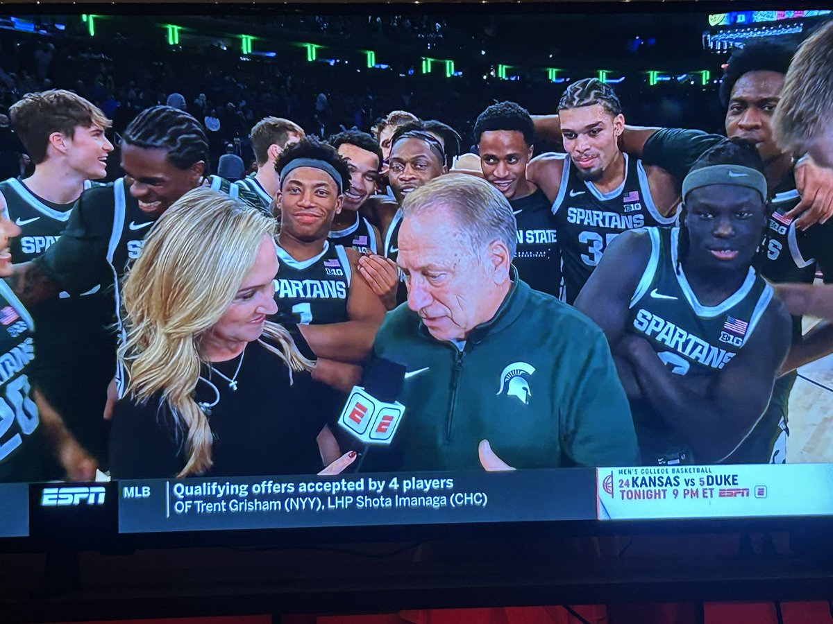BarstoolMSU's tweet image. This is going triple platinum.