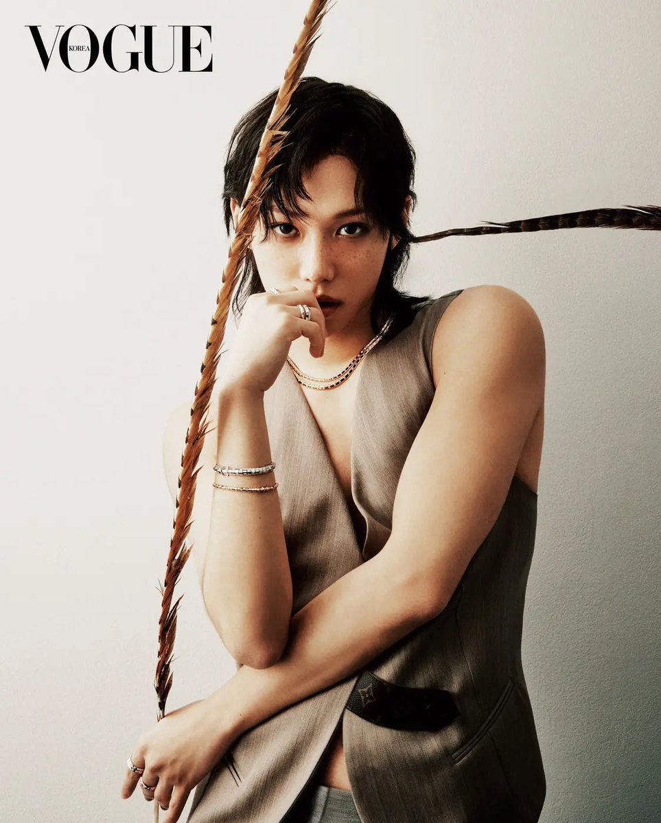 valrani_skz's tweet image. 🐥: “i don&apos;t care about &apos;like a man&apos; or &apos;like a woman&apos; when i wear clothes, i just mix and match what suits me”