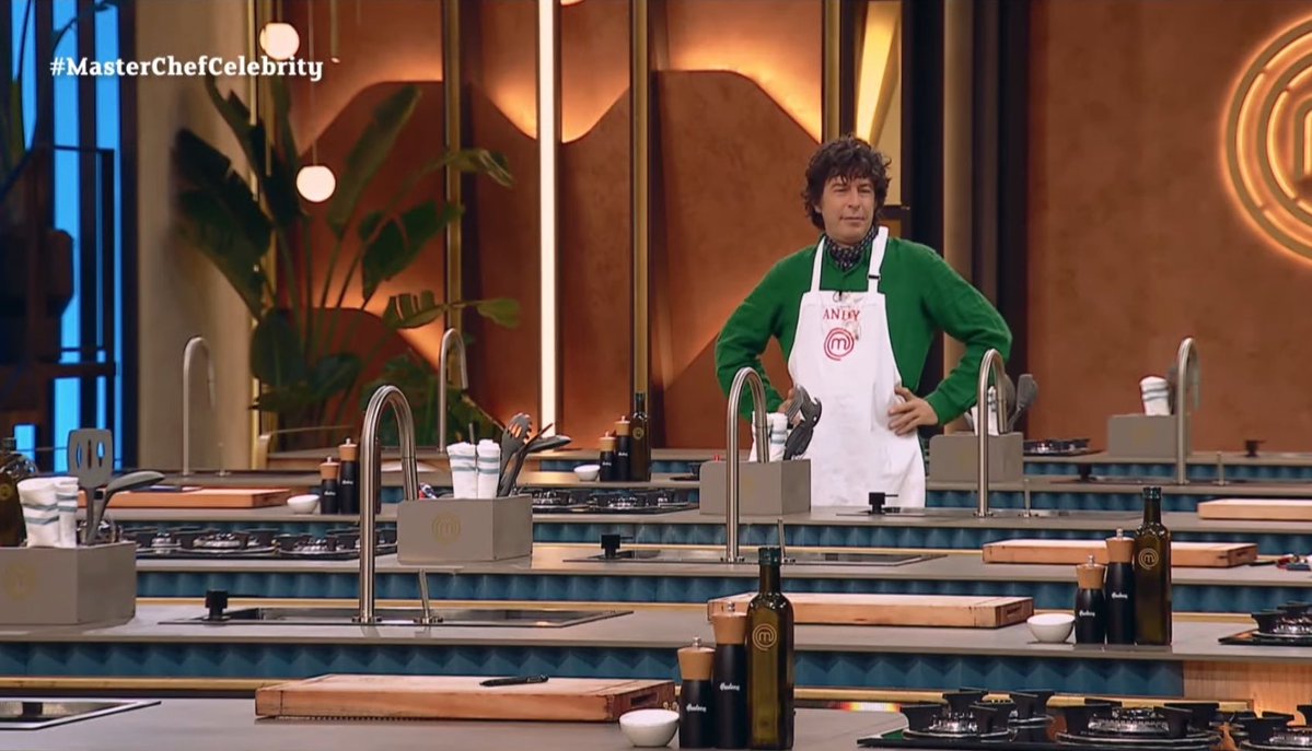 bar17z's tweet image. Yo esperando q se vaya la Tobal
 
#MasterChef 
#MasterChefCelebrityArgentina