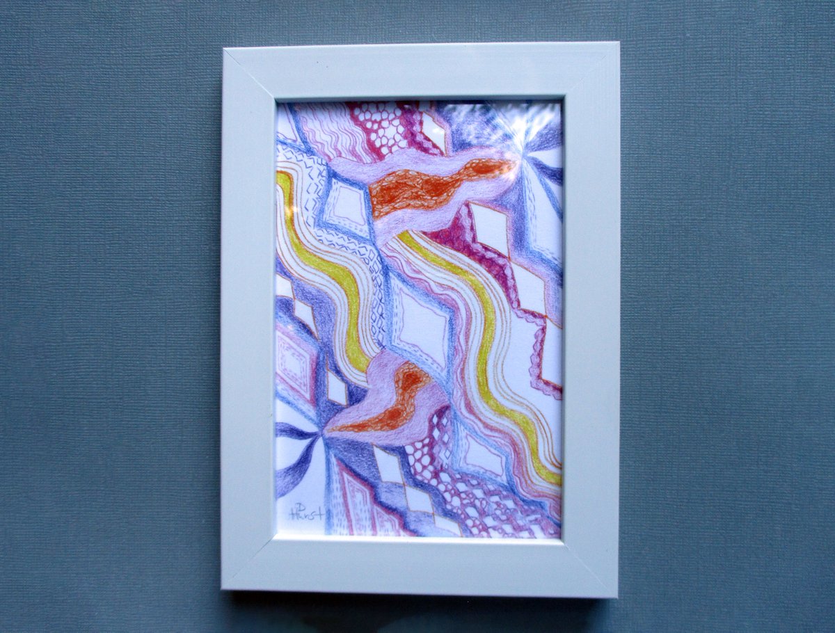 DianeHurst's tweet image. Abstract picture-- &quot;Diamond Design&quot;   small print of color pencil drawing #AbstractArt #ColorfulArt #design_pattern #drawings #drawingart 
etsy.com/listing/440149…