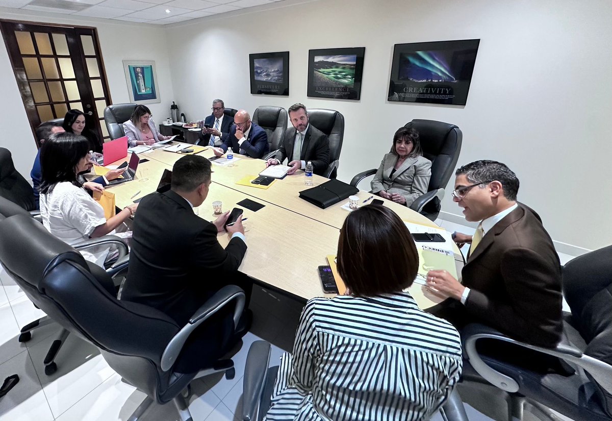 La secretaria de Justicia, Lourdes Gómez, participó en la reunión interagencial convocada por la <a href="/OEGPR/">Ética Gubernamental</a> para fortalecer la coordinación y las estrategias anticorrupción del gobierno, reafirmando la política pública de esta administración con la integridad y la transparencia.