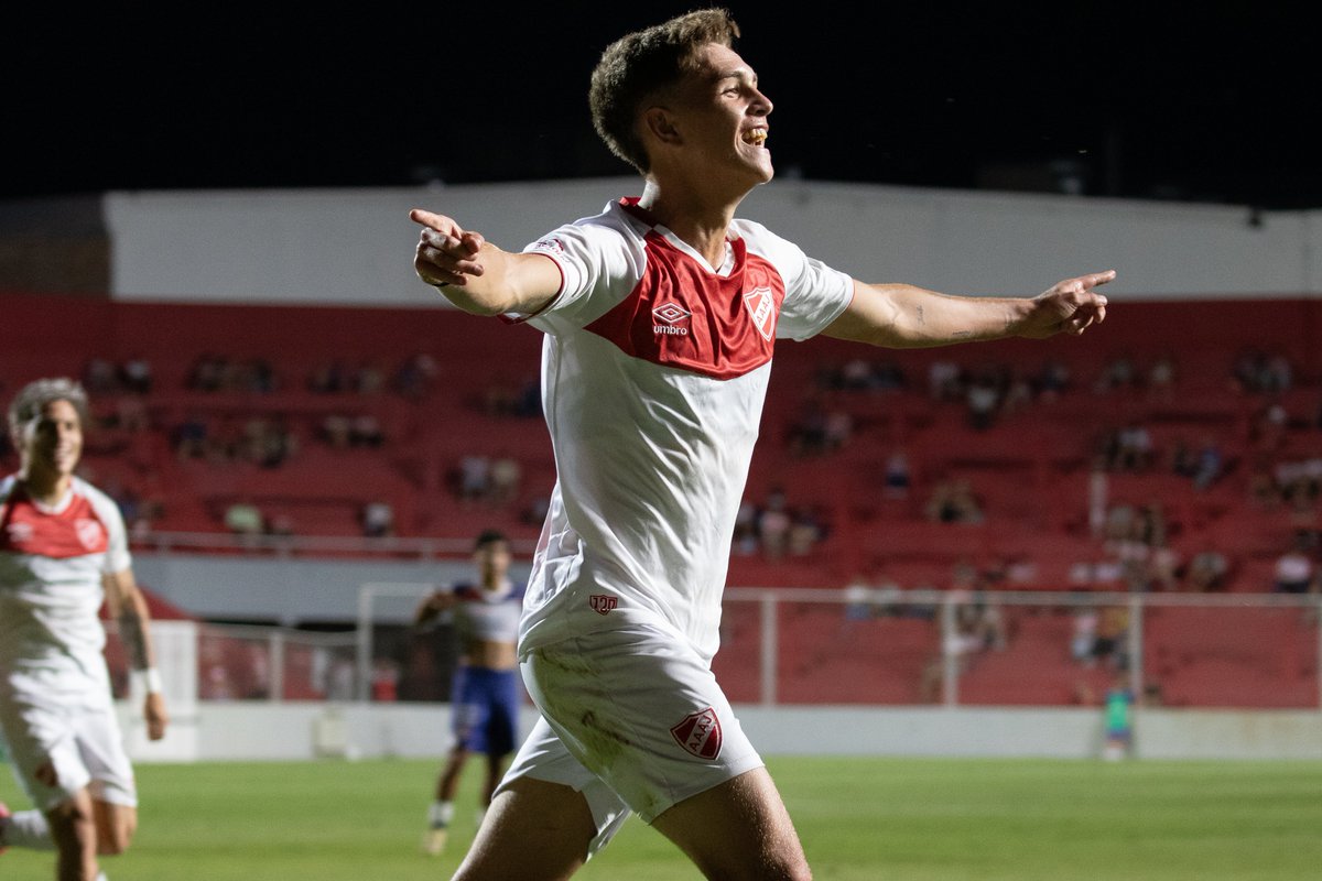 #AAAJ 🤩 ARGENTINOS SEMIFINALISTA

La Reserva de Matías Córdoba ganó 2-0 ante Unión en Santa Fe y se metió entre los 4 mejores del Torneo Clausura de Proyección. 🏆

⚽️ Con goles de Ovalle y Barros, #ElSemilleroDelMundo 🌎 sigue avanzando y ahora espera por Gimnasia (LP) o San