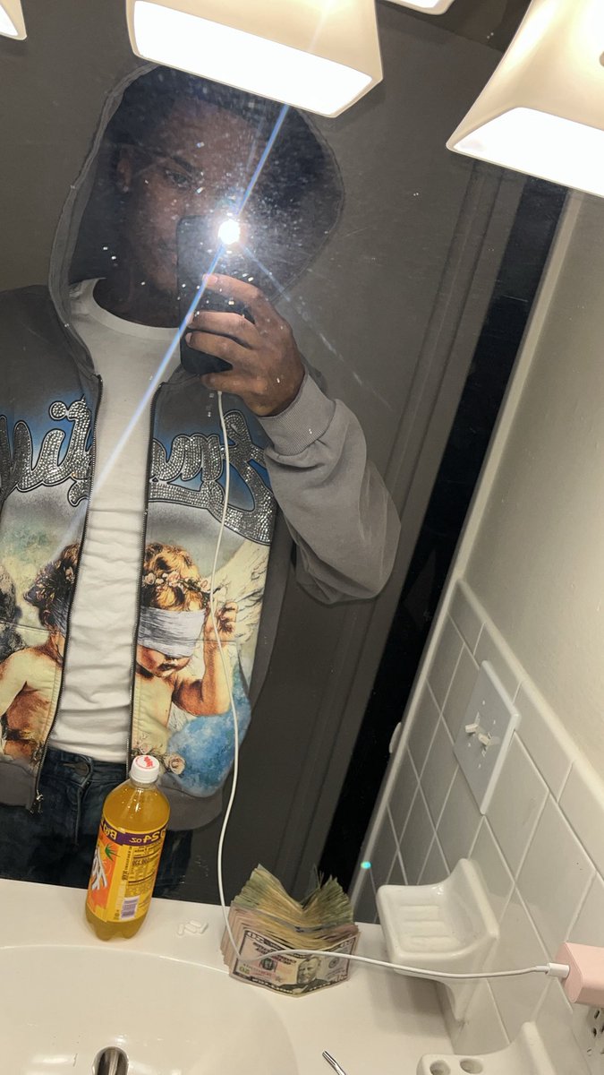 causehell1600_'s tweet image. Life Been Awesome 😄 #freeshawn #freedre #freeghost  #freesossa Free dem members 💕💕💕💸💸🩸🩸