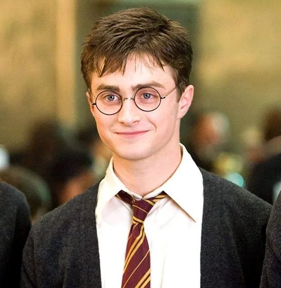 PopBase's tweet image. Daniel Radcliffe reveals on GMA he wrote a letter to the new Harry Potter actor, Dominic McLaughlin:

“I just wanted to write to him to say, ‘I hope you have the best time, and an even better time than I did — I had a great time, but I hope you have an even better time […] I…