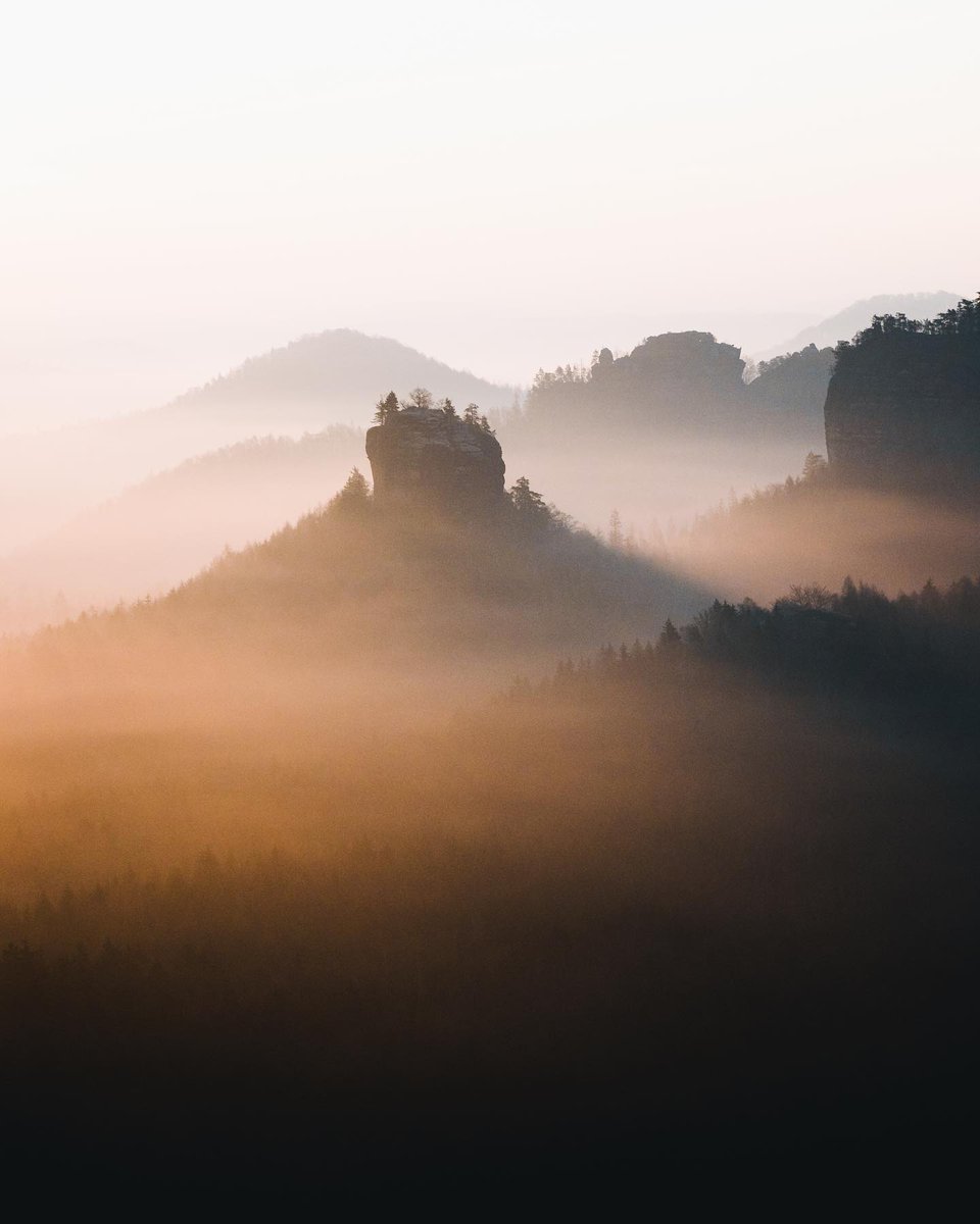 JimeeLujaan's tweet image. No one can call back yesterday;Yesterday will not be called again.🟥👀🎴516
future code AI because create your own sunshine. vibes energy mind vibes