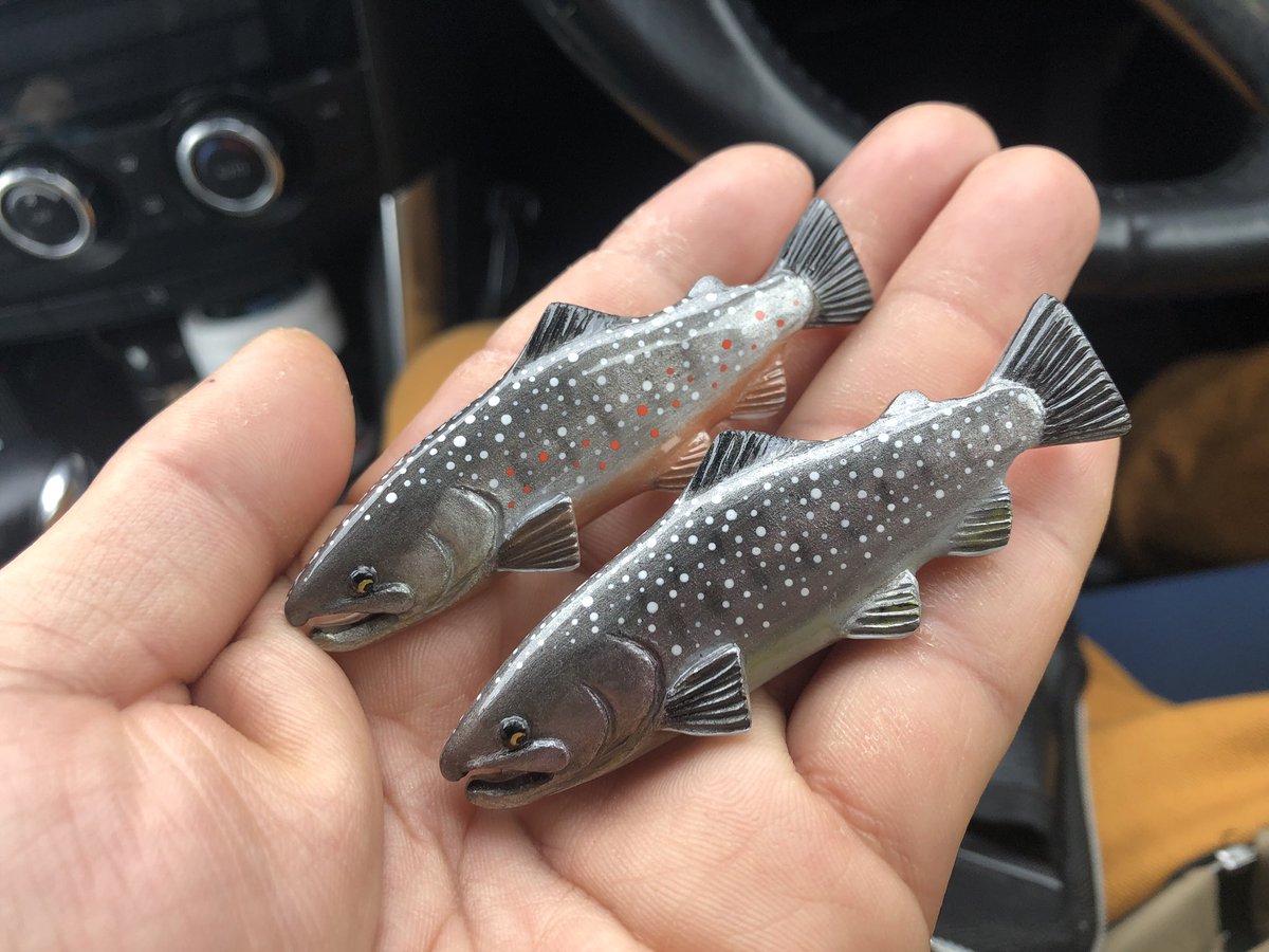 うー様専用リクエスト/メモリアルトラウトブローチ 永井文雄 彫魚