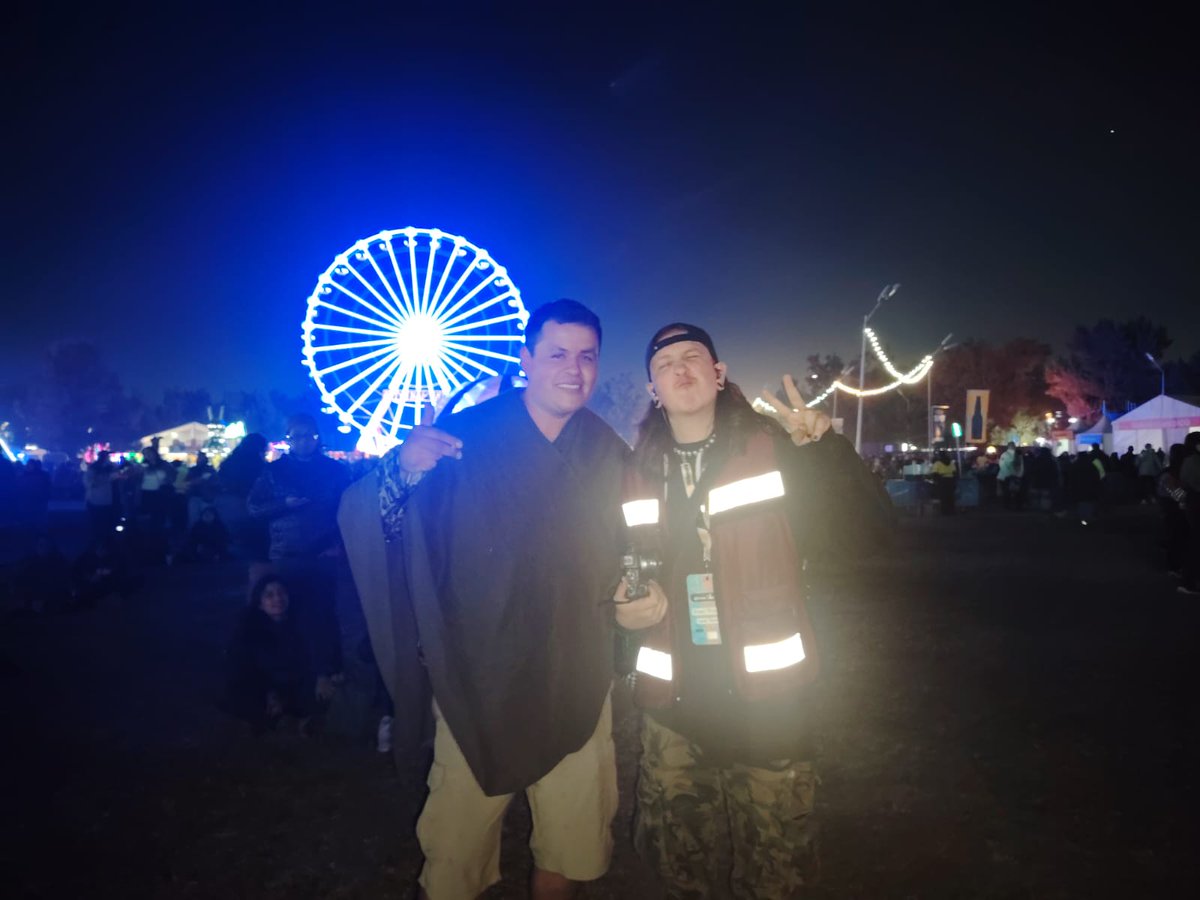 Hola solo paso a saludar, yo solo pude asistir el día sábado y <a href="/Alabama_Shakes/">Alabama Shakes</a> se llevó la noche, también encontré al buen rojo viendo a chappel Ron su cover de barracuda estuvo genial

<a href="/rosete_ros/">Rosete Ros</a> <a href="/RojoWargo/">Rojo_Wr</a>
#ArfArf