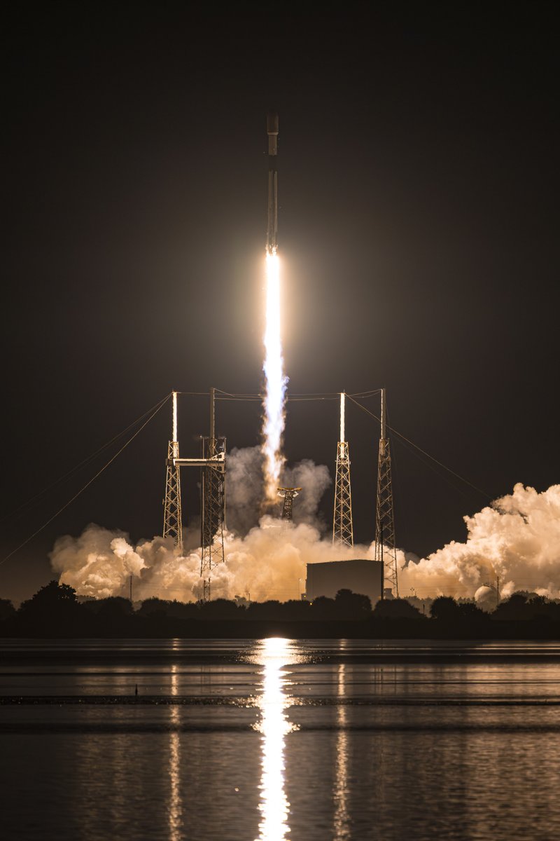 SpaceX's tweet image. Falcon 9 launches 29 @Starlink satellites from Florida