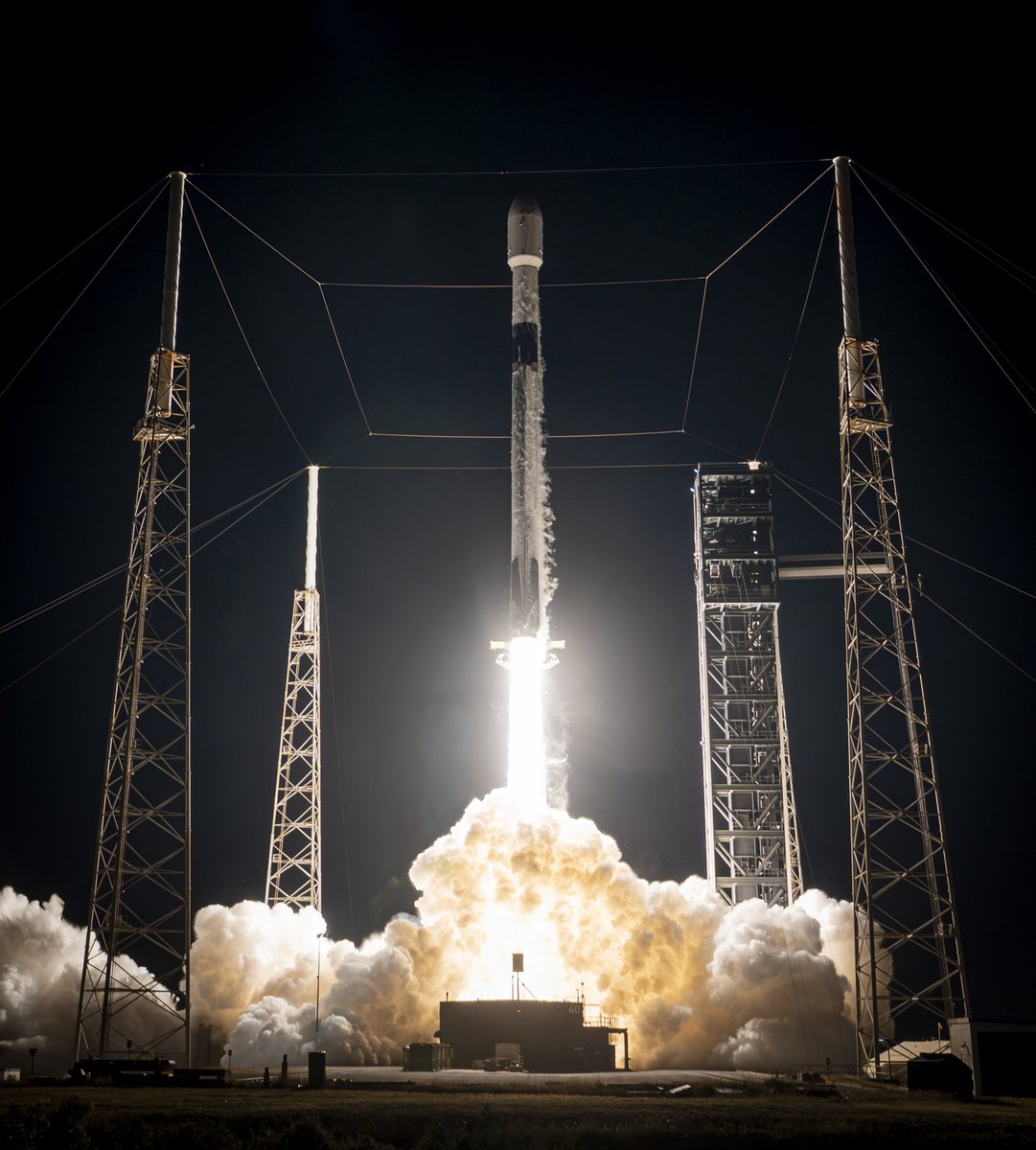 SpaceX's tweet image. Falcon 9 launches 29 @Starlink satellites from Florida
