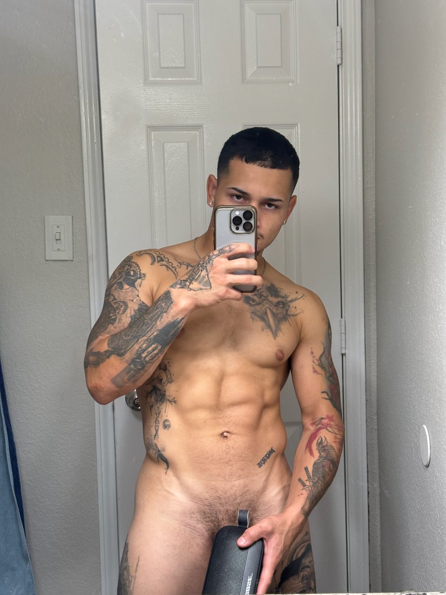 theale09_ tweet media