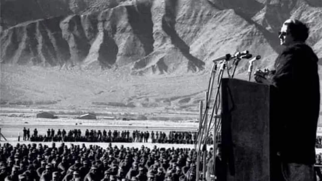 A tribute to the  Former Prime Minister of India Iron Lady Smt Indira Gandhi on her birth anniversary
19th Nov 1917.
शत शत नमन
🙏🙏🙏
#rememberingindiragandhi
#Indiragandhi