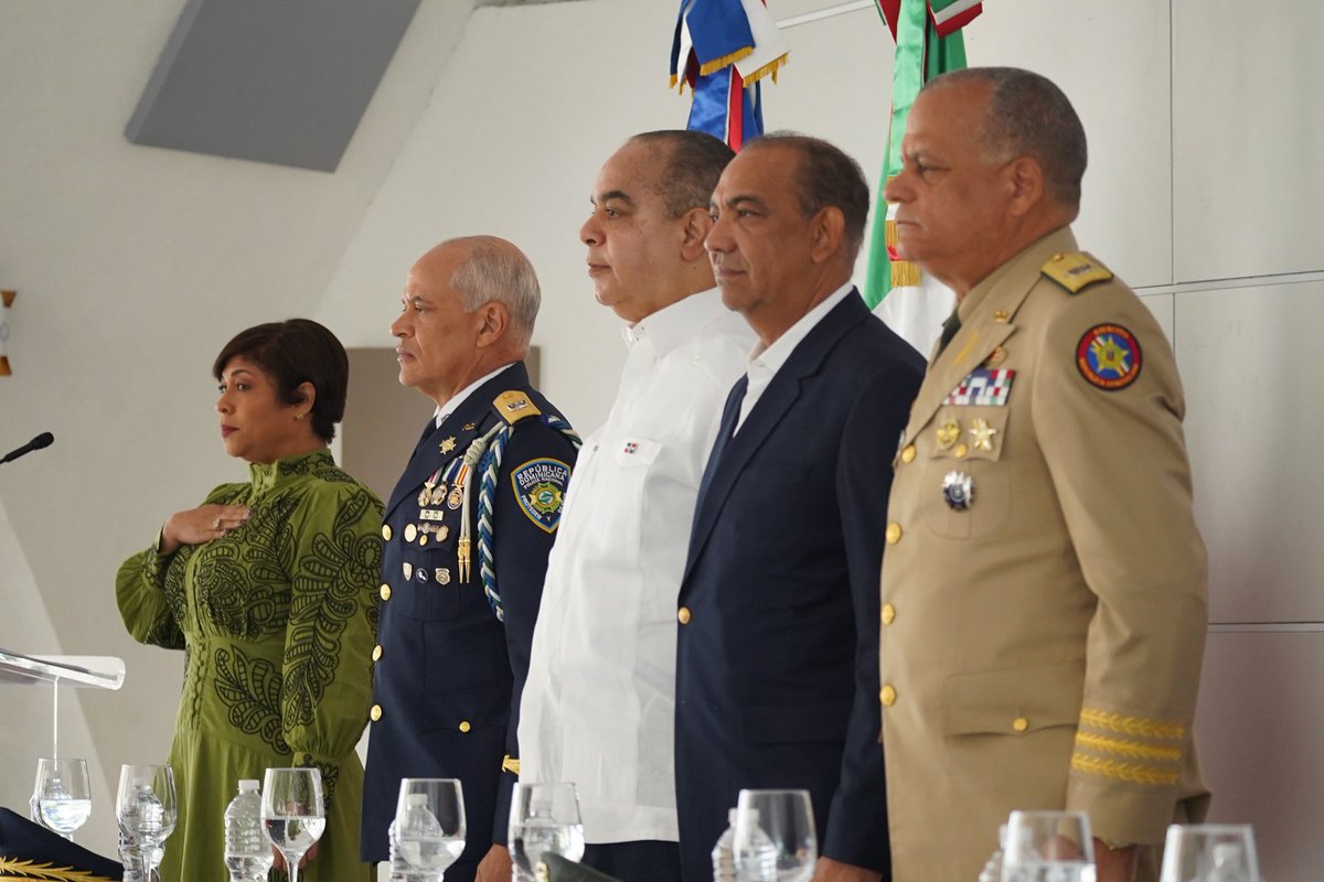 En representación del canciller <a href="/RobalsdqAlvarez/">Roberto Alvarez</a>, el viceministro para Asuntos Consulares y Migratorios, <a href="/opinioantonio/">Opinio A. Diaz V.</a>, participó en la apertura de la Reunión Regional de los Observatorios Nacionales sobre Drogas: Actualizaciones y nuevas perspectivas 2025”.